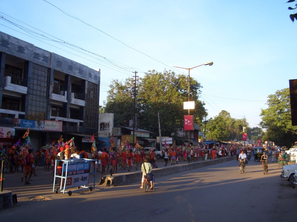 Kanwariyas carrying the kanwar during the Kanwar Yatra